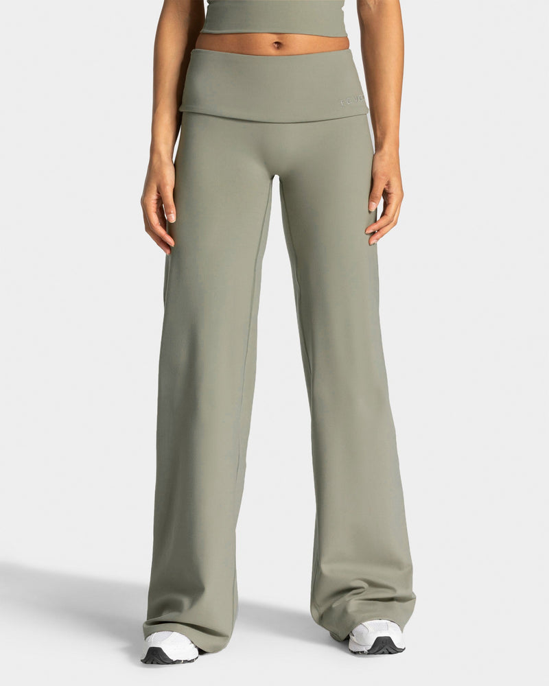 Pantalon à jambe droite et coupe longue Mellow Fold Over « kaki »