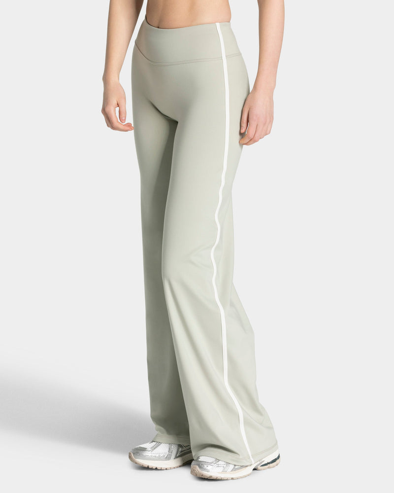 Pantalon à jambe droite standard Soft « Pistache »